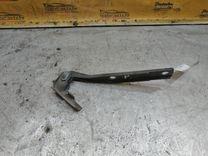 Петля капота правая UL0W0F Audi 100