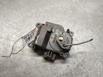 Моторчик заслонки печки KODC0O Mazda MPV