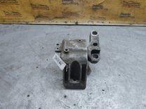 Подушка крепления двигателя WE4W3V Volkswagen Golf купить