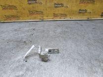 Петля двери передней правой UU9F7Q Volkswagen Polo undefined