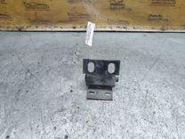 Кронштейн крепления бампера переднего CVOMKR Audi 80 - Фото 1