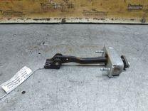 Ограничитель открывания двери передней H357G6 Ford Focus - Фото 1