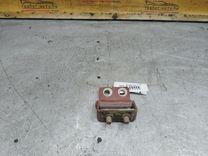 Петля крышки багажника L6N5SG Mazda 626