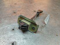 Ограничитель открывания двери задней 17LYX4 Mazda Premacy - Фото 2