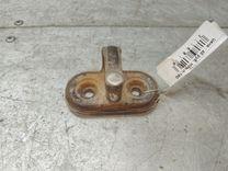 Ответная часть замка багажника V12ZIX Volkswagen Golf