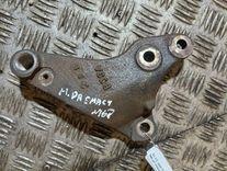 Кронштейн двигателя UF156L Mazda Premacy - Фото 2