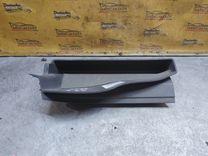 Пластик салазок сиденья 4SK2WF Opel Zafira