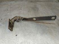 Петля капота правая RA75ZE Volkswagen Passat