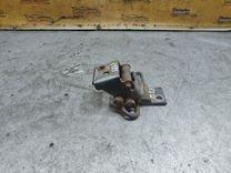 Петля двери передней правой 3CQLOQ Audi A4