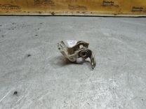 Петля двери передней левой UP4BSC Skoda Fabia