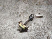 Ограничитель открывания двери задней XFH63M Ford Focus