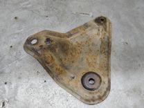 Кронштейн 1N83MO Hyundai Trajet - Фото 2