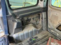 Направляющая шторки багажника (салазки) AZMH35 Citroen Berlingo