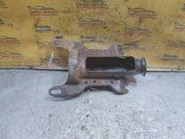 Опора амортизатора верхняя (чашка) UJ3A99 Saab 9-5