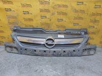 Решетка радиатора R4OY5O Opel Corsa