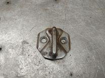 Ответная часть (скоба) замка двери 62WG0L Ford Fusion - Фото 1