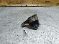 Кронштейн КПП 2JVKP0 Ford Focus купить на авторазборке