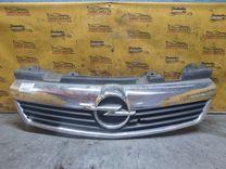 Решетка радиатора UY0RGA Opel Zafira