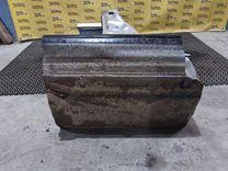 Стойка кузовная центральная правая E952GE Audi 80 undefined