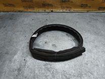 Уплотнитель капота SJTJEU Opel Zafira