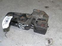 Замок капота DVRM0U Volkswagen Touran