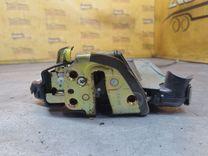 Замок двери передней левой M5RK57 Toyota Avensis