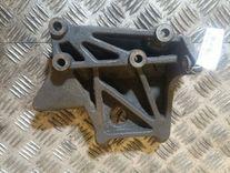 Кронштейн компрессора кондиционера ES18P5 Mazda Premacy - Фото 2