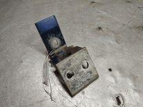 Петля двери передней правой E51F61 Peugeot 607