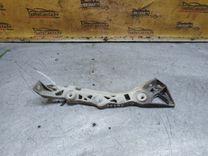 Кронштейн крепления бампера заднего 95HT68 Mazda 3