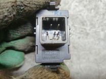 Кнопка стеклоподъемника переднего правого BY848Y Toyota Corolla Verso купить в магазине запчастей бу