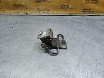 Петля двери задней правой RM8WK5 Volkswagen Golf