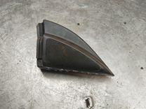 Накладка крыла (уголок зеркала) переднего правого MDG2IL Toyota Avensis