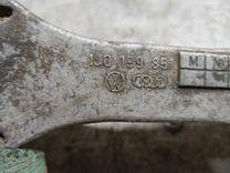 Подушка крепления КПП R03HVC Volkswagen Golf купить на авторазборке