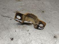 Крепление втулки стабилизатора 1HVFMN Volkswagen Sharan - Фото 2