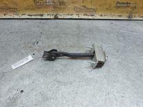 Ограничитель открывания двери передней UT4GEM Ford Focus - Фото 1