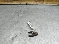 Скоба (кронштейн) крепления форсунки 6YAEQY Renault Laguna