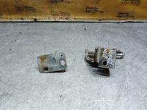 Петля двери задней левой J29UF0 Volkswagen Passat купить с доставкой. Огромный выбор запчастей и марок авто. У нас есть практически все.