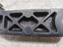 Щеткодержатель (поводок стеклоочистителя, дворник) V2ZK9H Peugeot 206 купить в магазине запчастей бу