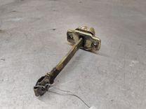 Ограничитель открывания двери передней 1NB4G0 Volkswagen Passat - Фото 2