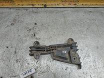 Кронштейн крепления крыла ULJYE8 Audi 100 купить