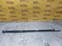 Молдинг стекла двери передней правой наружный 8XQV54 Mercedes C W202 купить в магазине запчастей бу