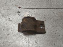 Крепление втулки стабилизатора 0MZOP7 Peugeot 306