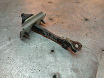 Ограничитель открывания двери задней 17LYX4 Mazda Premacy - Фото 1