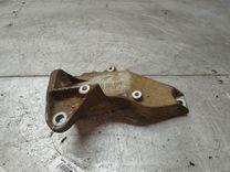 Кронштейн КПП CNKB5K Volkswagen Passat - Фото 1