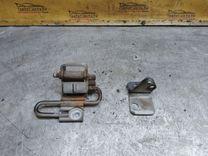 Петля двери передней левой 6FHXKT Volkswagen Polo купить