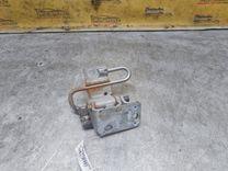Петля двери передней левой F6K7W6 Audi A4 купить
