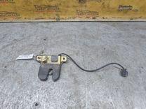 Замок багажника QT3UQ3 Audi 100