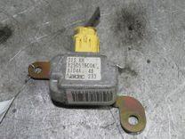 Датчик удара PZM3F6 Mazda 323F - Фото 3