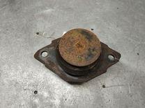 Подушка крепления КПП 88ICVO Volkswagen Passat купить