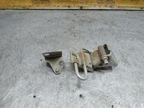 Петля двери передней правой EZQA6K Volkswagen Passat купить в магазине запчастей бу